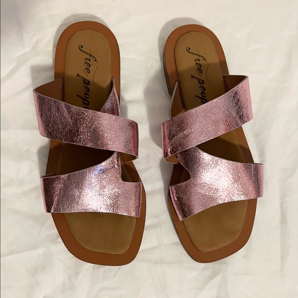 Free People slip on sandals size 39 fits us size 8 metallic pink
